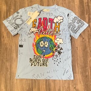 a brand new M medium (FIRST ROW) brand

“Don’t burn our Future” 🔥🌏 tee shirt